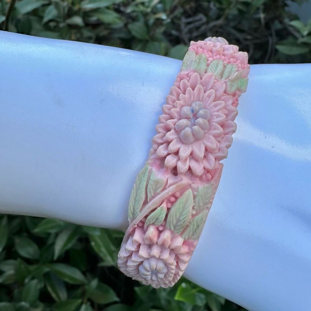 Retro Floral Carved Resin Bangle  bracelet Pink and Green